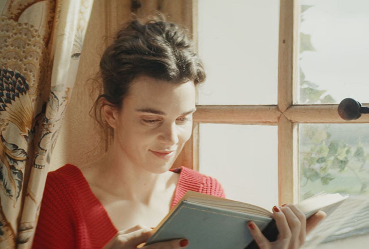 Camille Rutherford as Agathe Robinson as seen in the French romantic comedy film Jane Austen Wrecked My Life. (Image via sonyclassics.com)